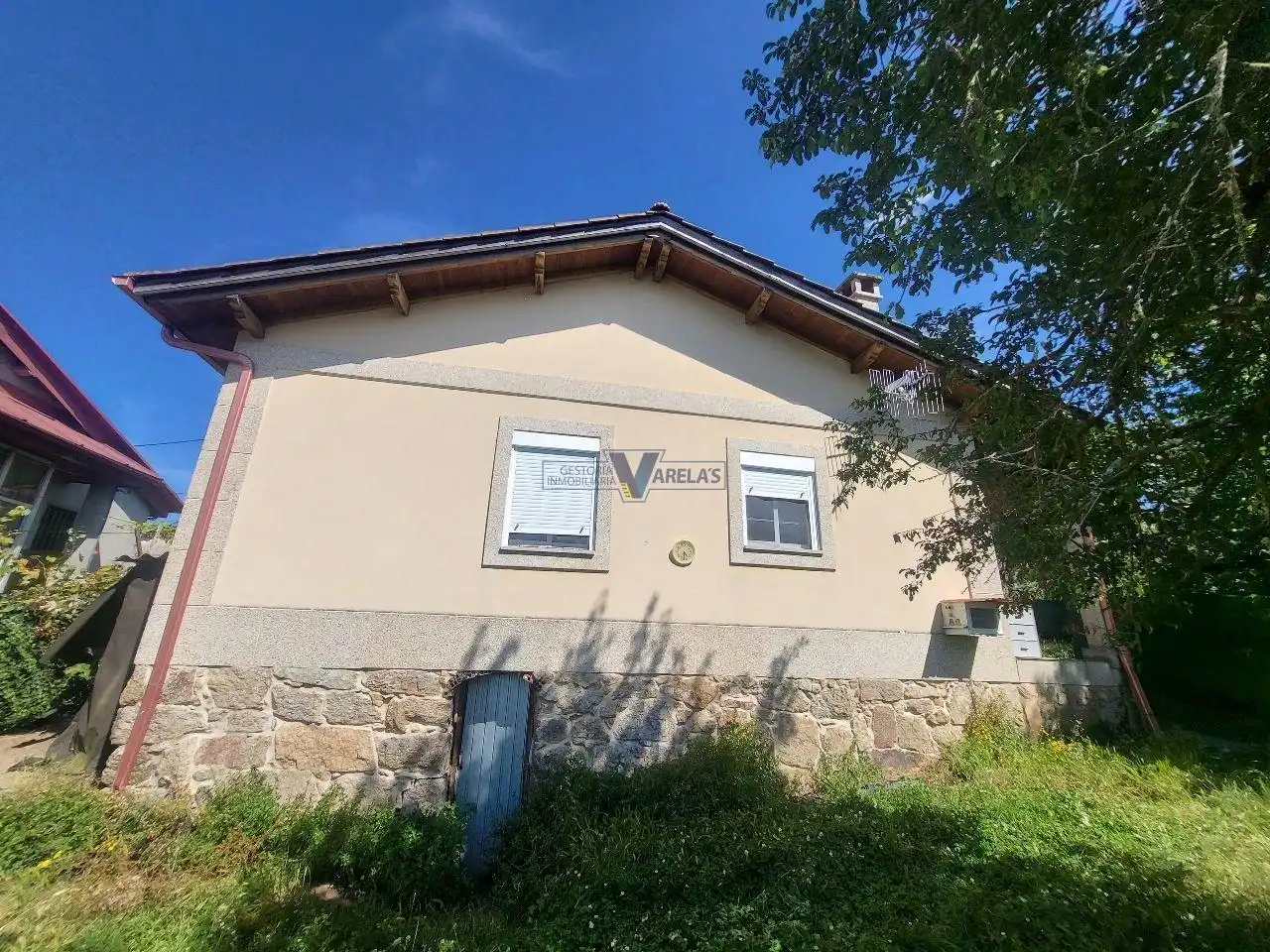 Vista exterior de Casa o xalet de lloguer en Ourense Capital  amb Calefacció, Jardí privat i Terrassa