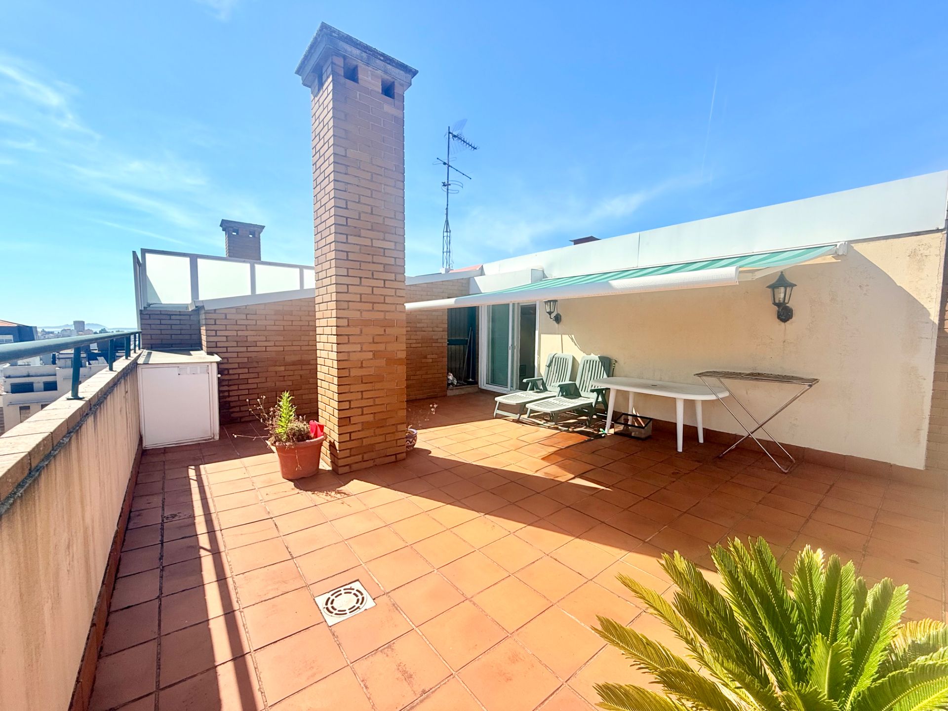 Terrassa de Dúplex en venda en Vigo  amb Calefacció, Parquet i Terrassa