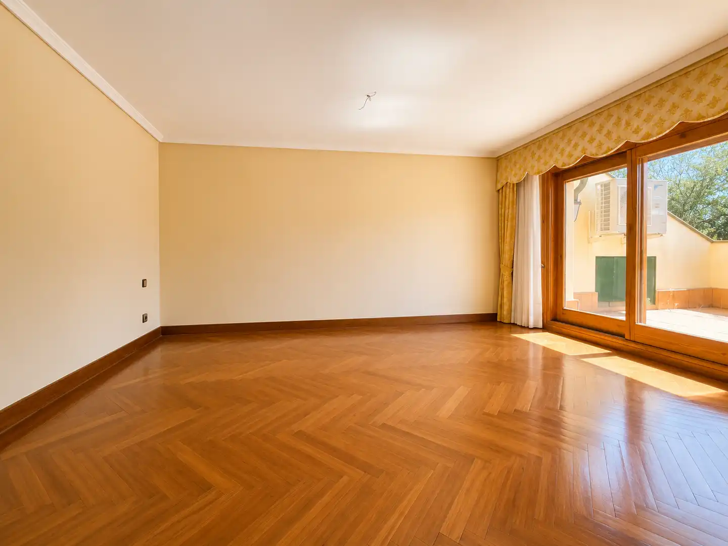 Villa mit Pool zum Verkauf in Urbanización Este - Montepríncipe, imagen 27