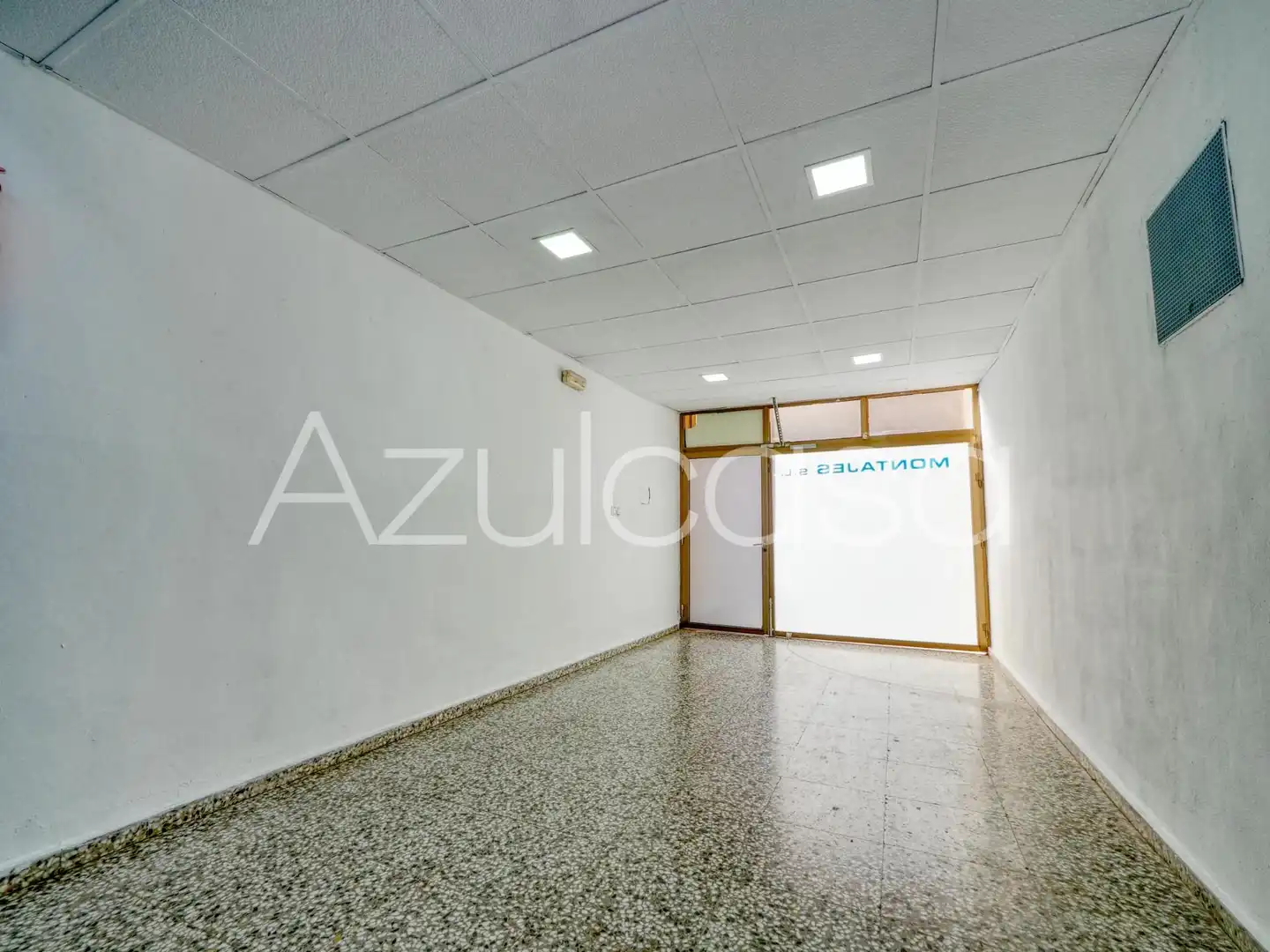 Commercial properties for sale in Alicante / Alacant  with Air Conditioner
