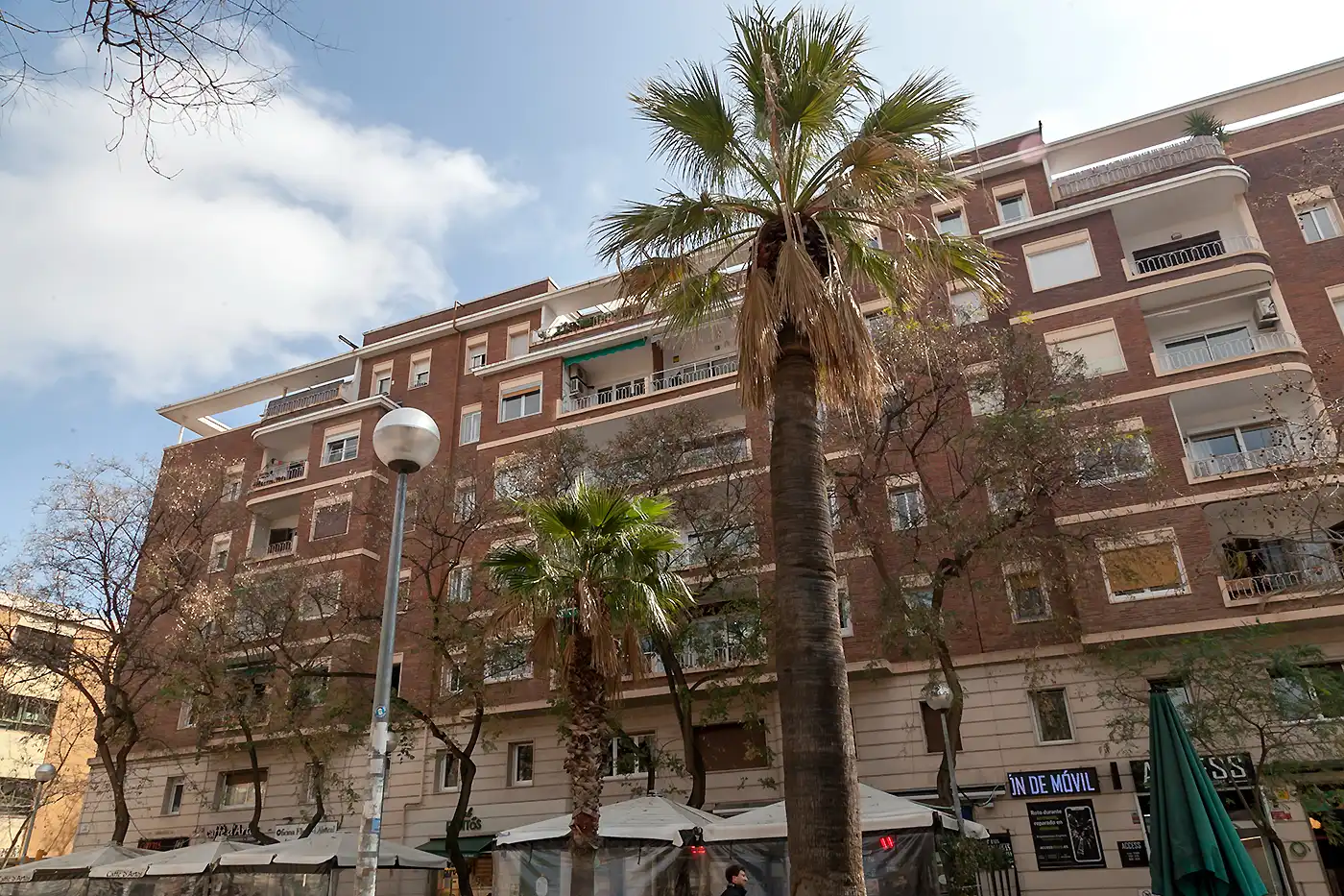 Exterior view of Flat for sale in Barcelona  with Air Conditioner