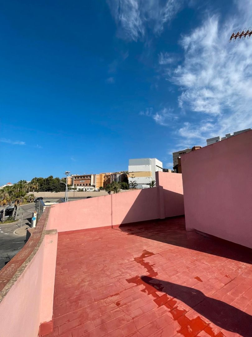 Vista exterior de Casa adosada en venta en  Melilla Capital con Aire acondicionado y Amueblado