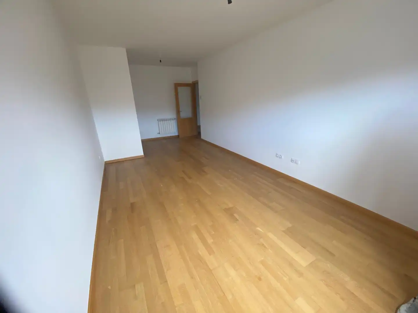 Wohnung zum Verkauf in Burgos mit Heizung, Parkett und Terrasse