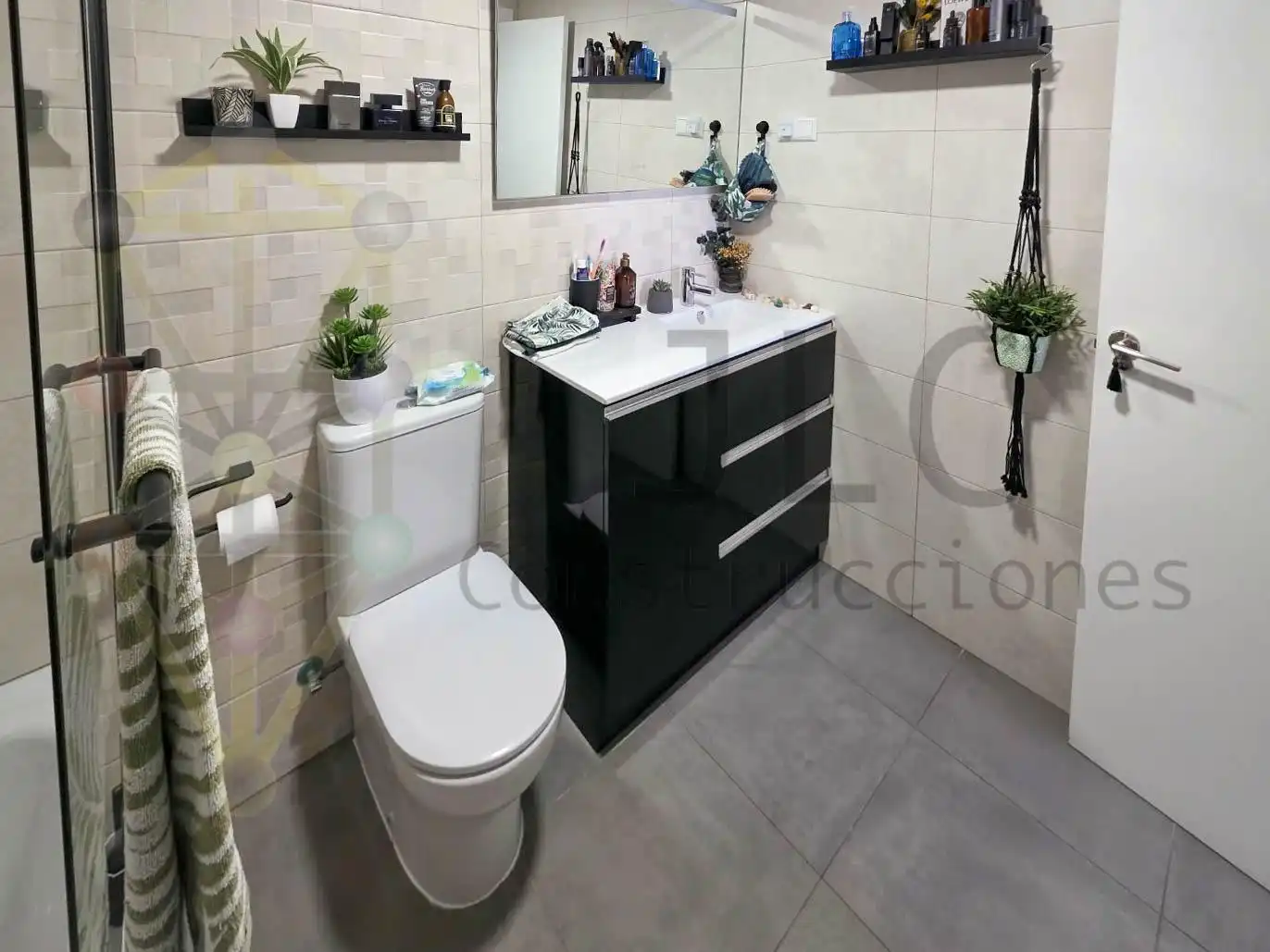 Bathroom of Flat for sale in Alovera  with Air Conditioner, Heating and Parquet flooring