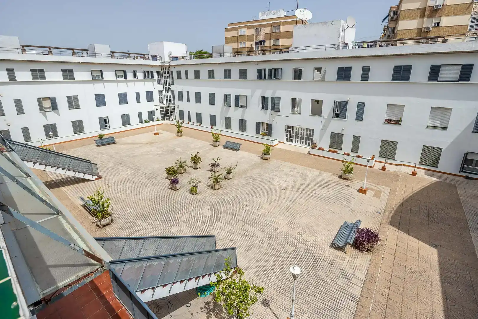 Vista exterior de Dúplex en venda en  Sevilla Capital amb Aire condicionat