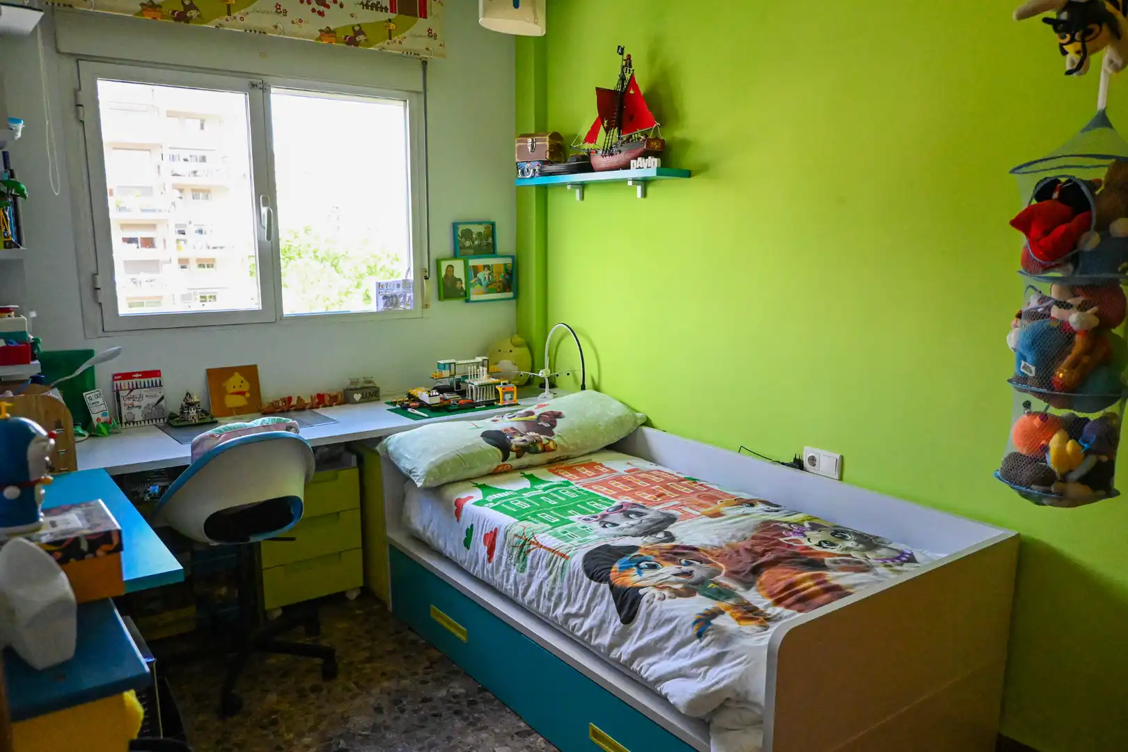 Bedroom of Flat for sale in Valencia  with Air Conditioner, Terrace and Swimming Pool