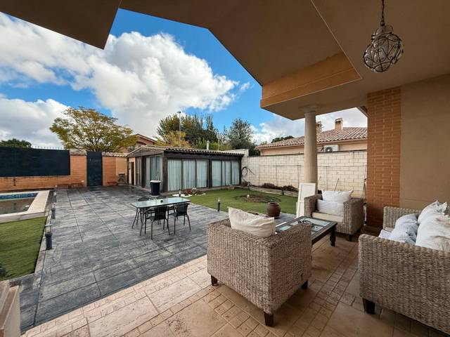 Casa-chalet en Venta en Los Rosales