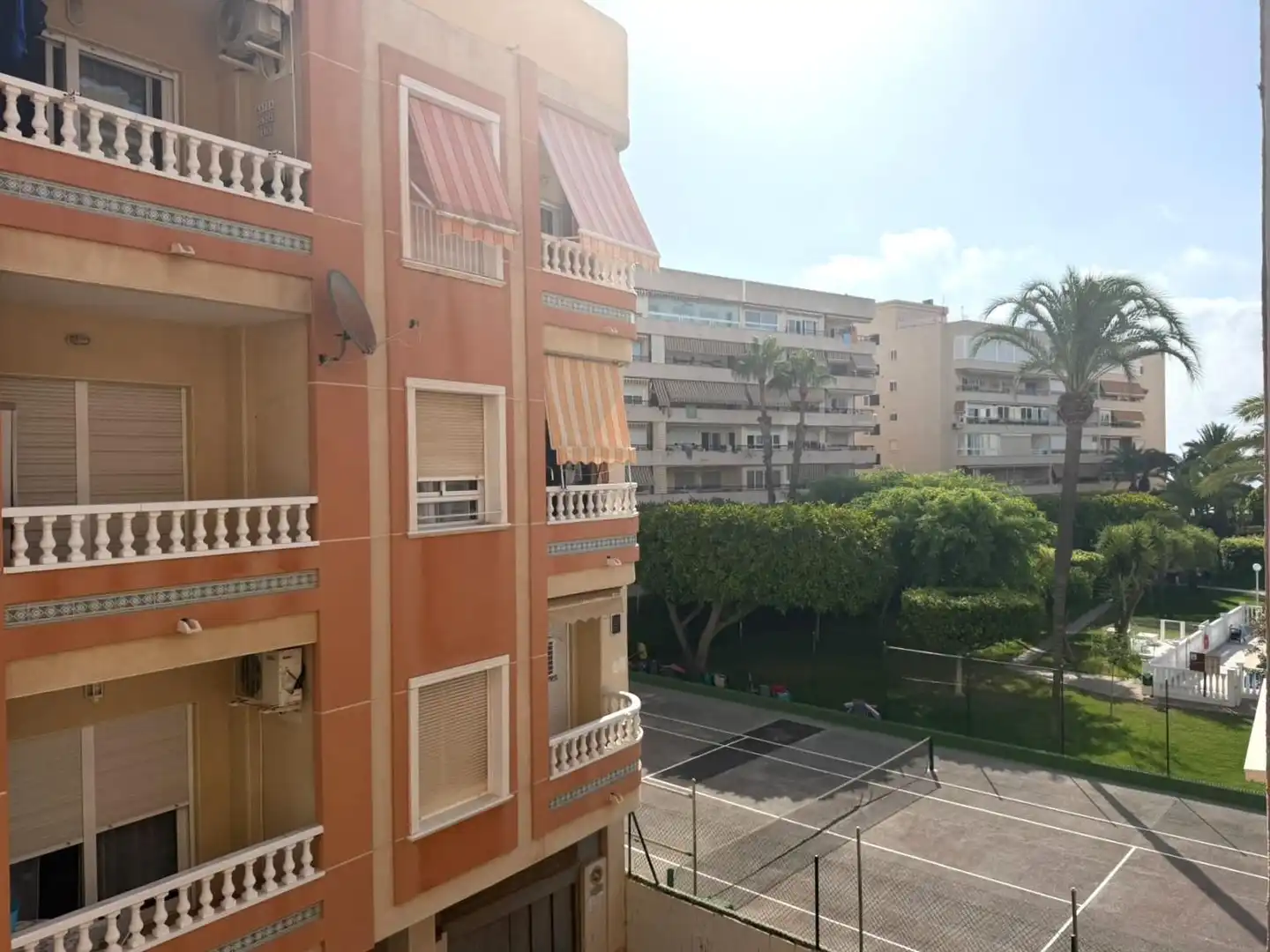 Vista exterior de Apartamento de alquiler en Torrevieja con Aire acondicionado, Terraza y Amueblado