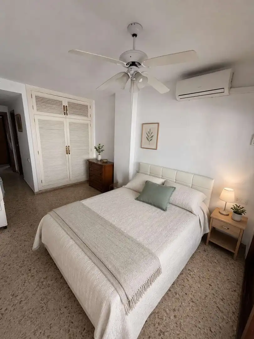 Bedroom of Flat for share in Benidorm  with Air Conditioner, Terrace and Furnished
