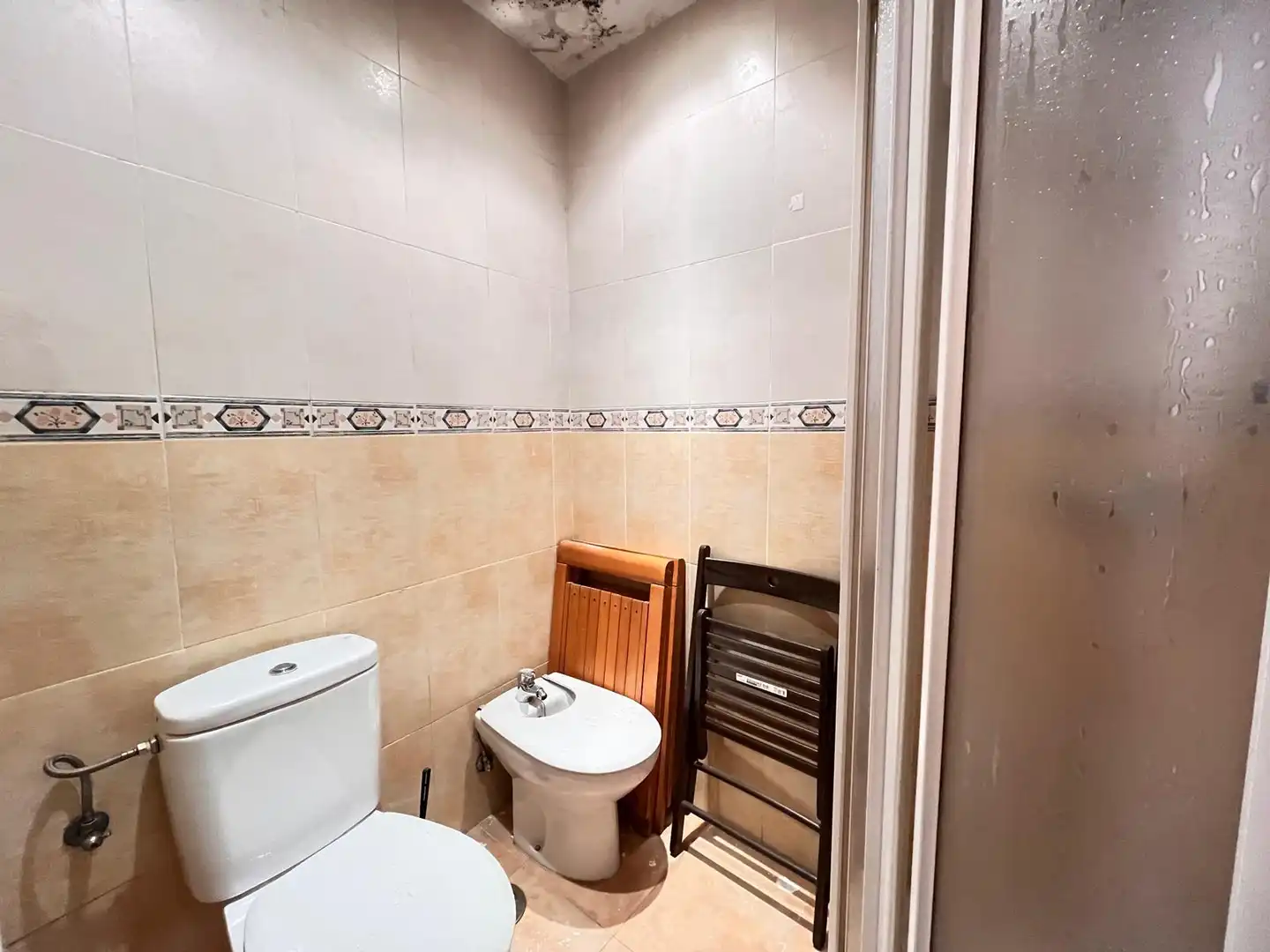 Badezimmer von Wohnung zum Verkauf in Los Navalmorales mit Klimaanlage und Heizung
