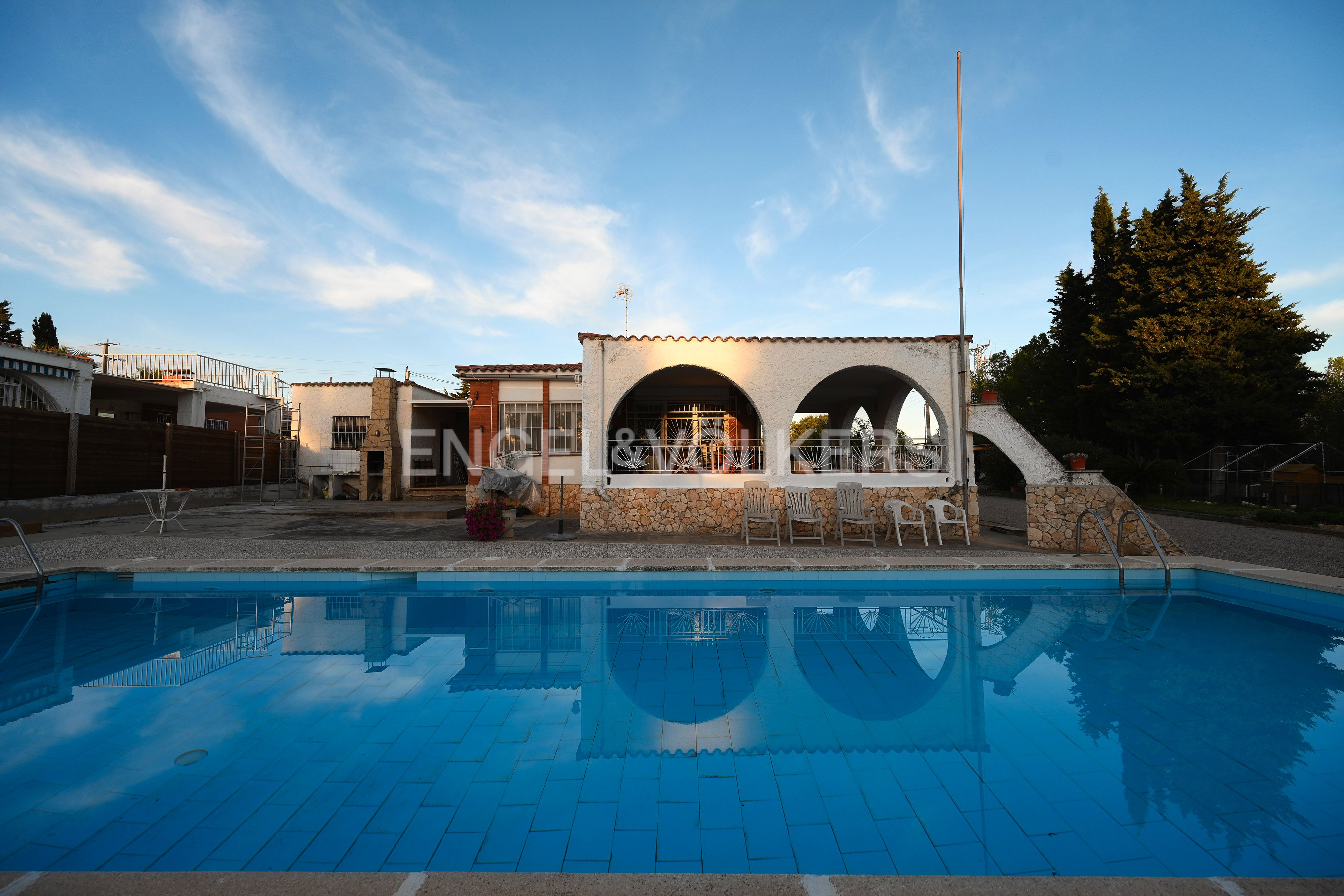 Exterior view of House or chalet for sale in Sant Pere de Ribes  with Heating, Private garden and Terrace