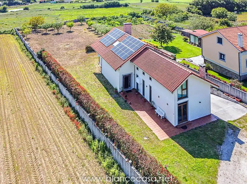 Houses for sale in Carballo  with Heating, Private garden and Storage room