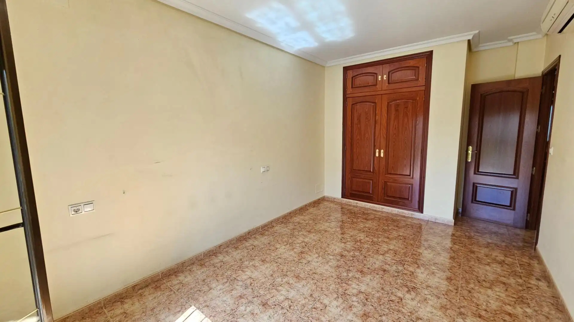 Dormitori de Casa o xalet en venda en Córdoba amb Aire condicionat, Calefacció i Terrassa