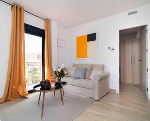 Living room of Flat to rent in  Madrid Capital  with Air Conditioner, Terrace and Balcony