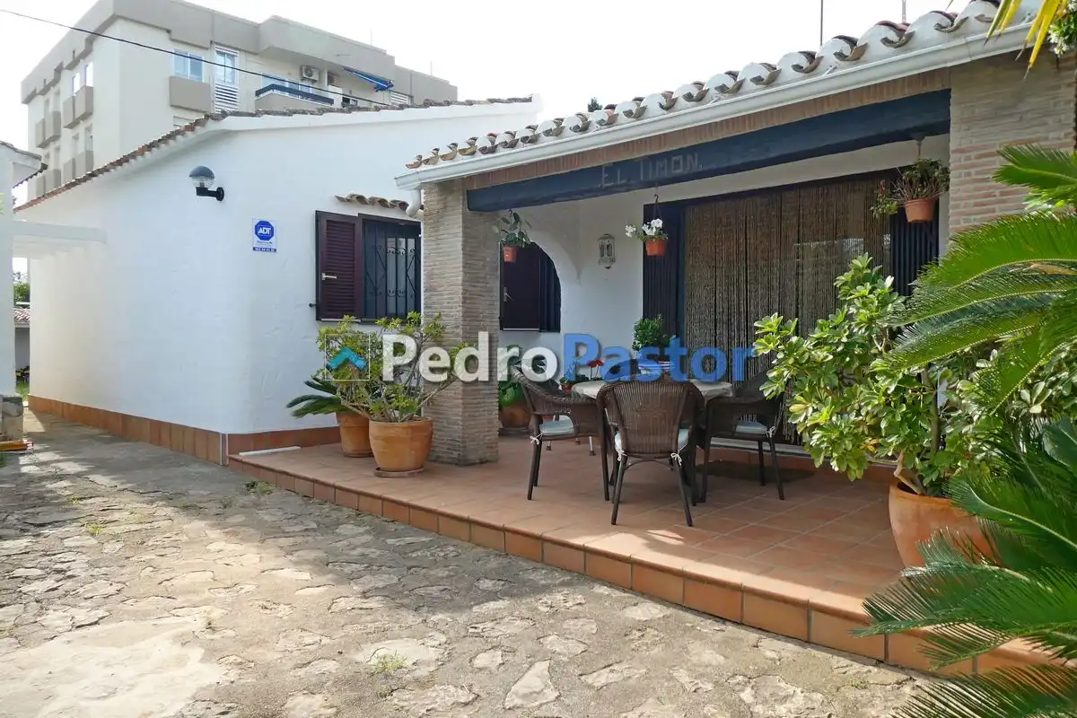 Vista exterior de Casa o chalet en venta en Dénia con Aire acondicionado, Calefacción y Terraza