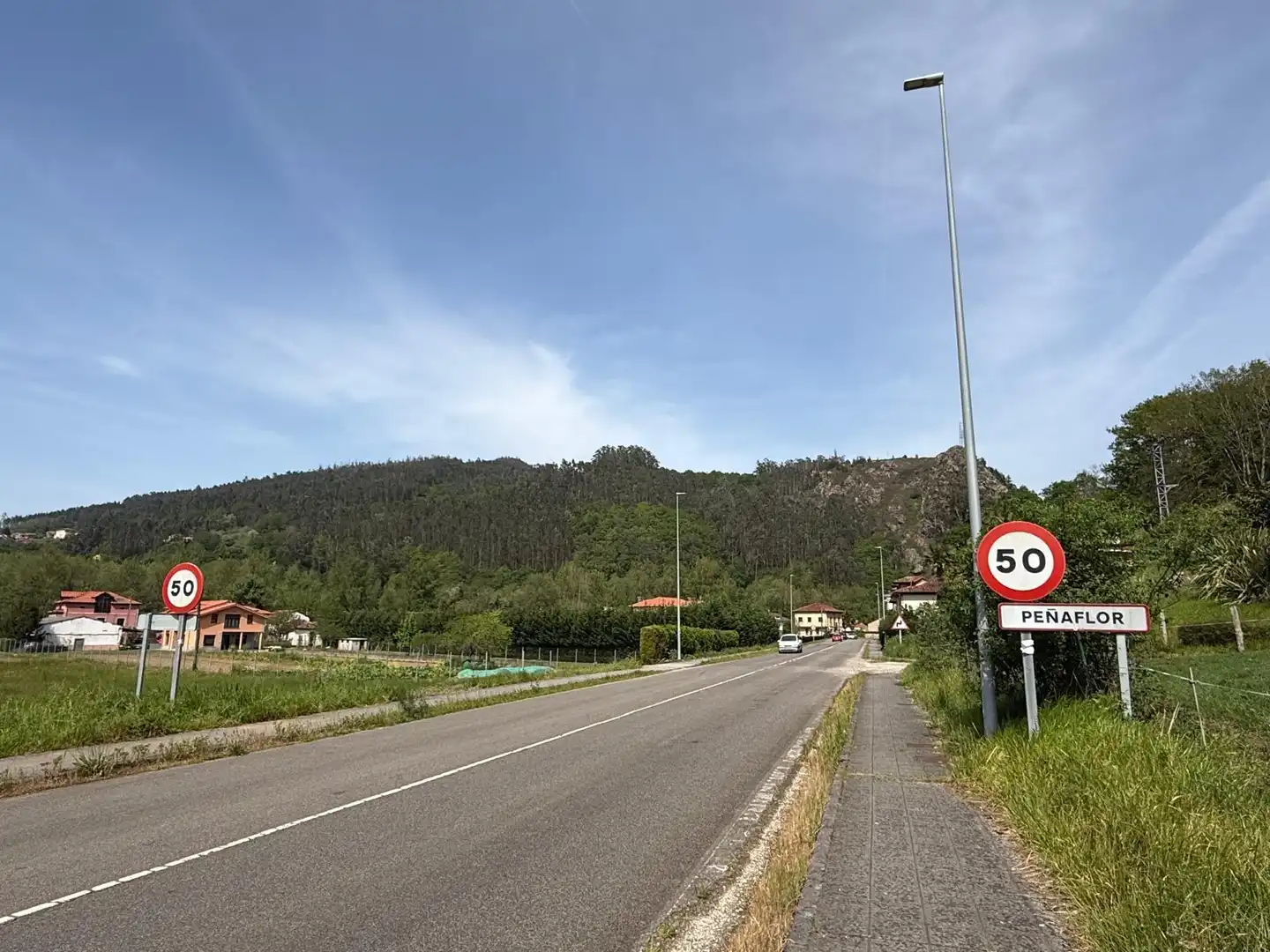 Außenansicht von Einfamilien-Reihenhaus zum Verkauf in Grado mit Abstellraum