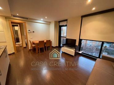 Apartament amb balcó de lloguer a Avenida CORTS VALENCIANES 46