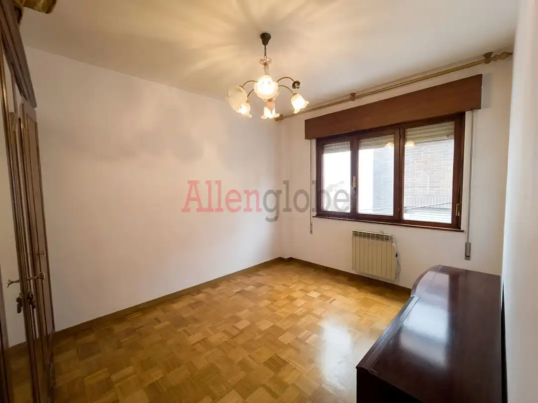Sala d'estar de Apartament en venda en Oviedo 
