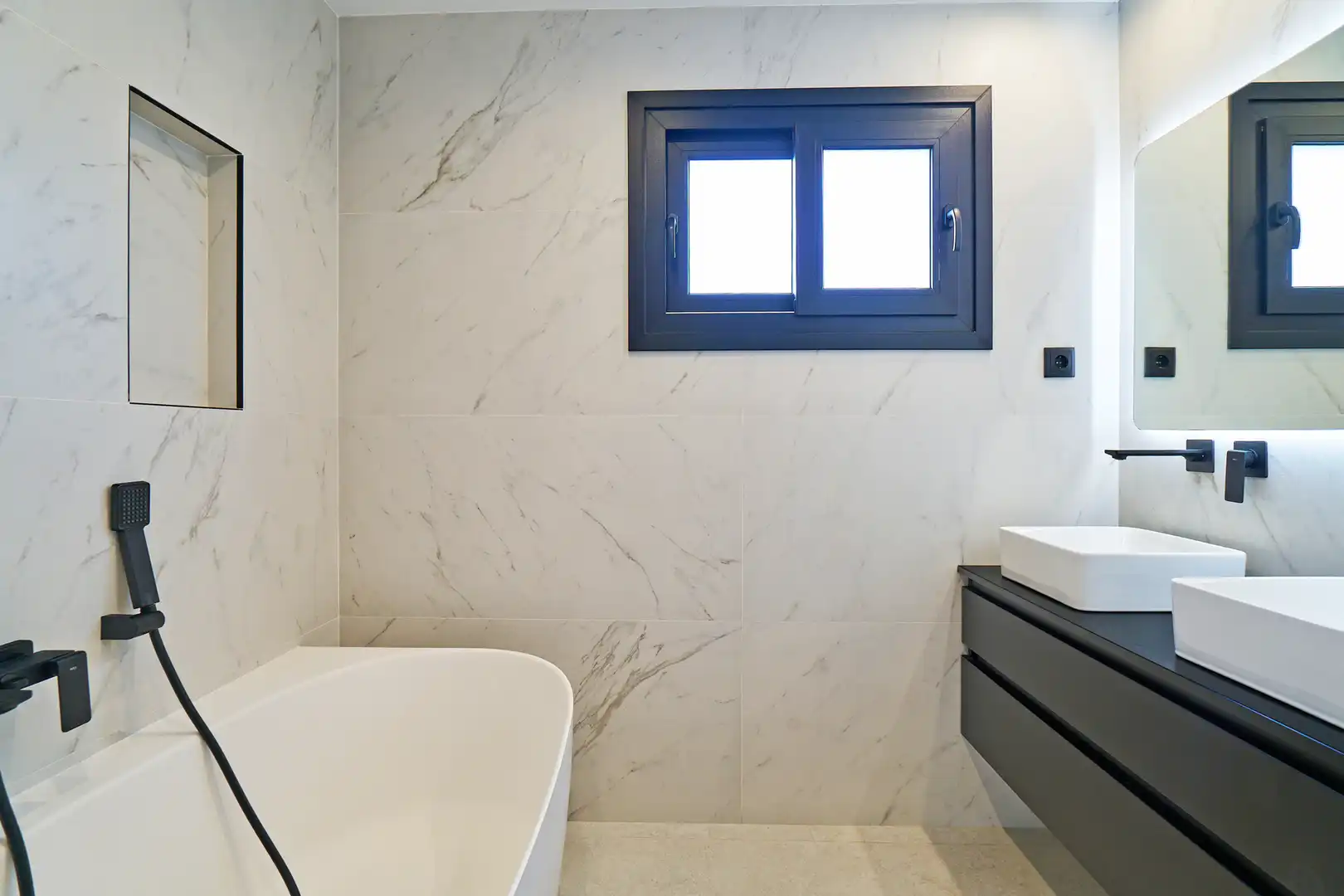 Badezimmer von Haus oder Chalet zum Verkauf in Mijas mit Heizung, Privatgarten und Terrasse