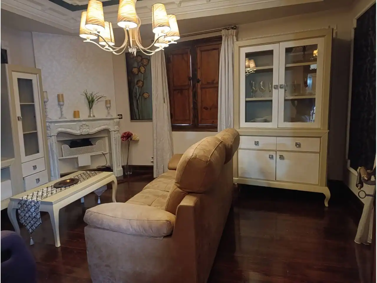 Wohnzimmer von Einfamilien-Reihenhaus zum Verkauf in Lena mit Heizung, Terrasse und Möbliert