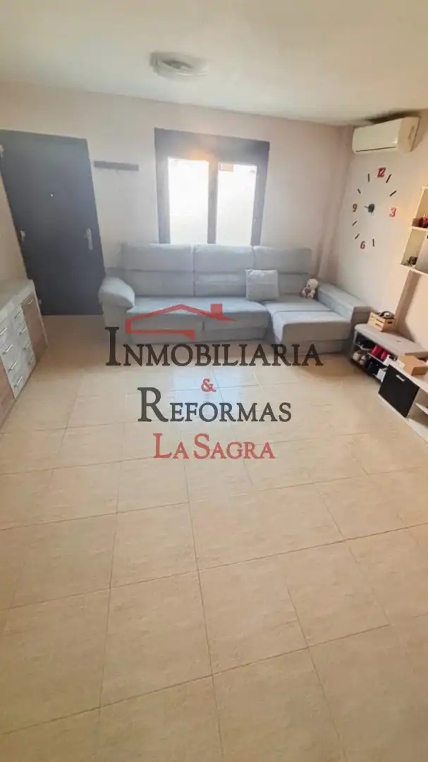 Vista exterior de Planta baja en venta en Esquivias con Calefacción, Trastero y Amueblado