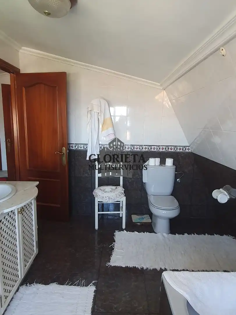 Bathroom of Houses for sale in Vigo   with Heating, Parquet flooring and Terrace