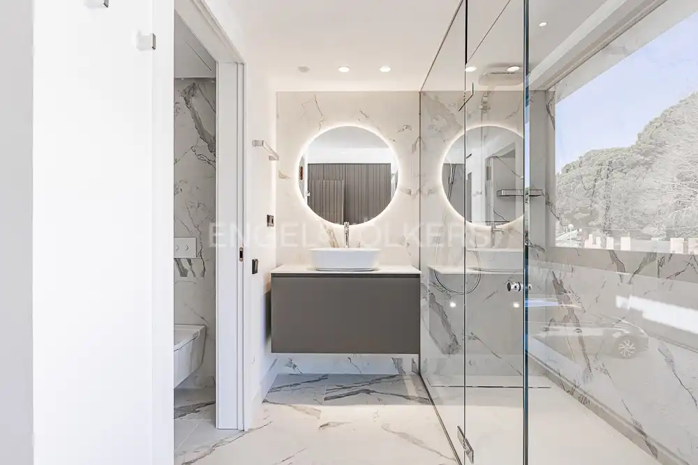 Baño de Casa o chalet en venta en Barcelona con Aire acondicionado, Calefacción y Jardín privado