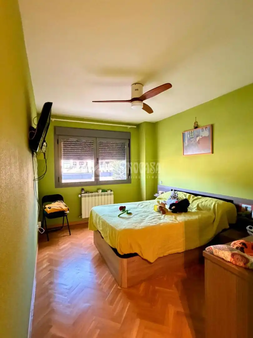 Bedroom of Flat for sale in Valdemoro  with Air Conditioner, Storage room and Community pool