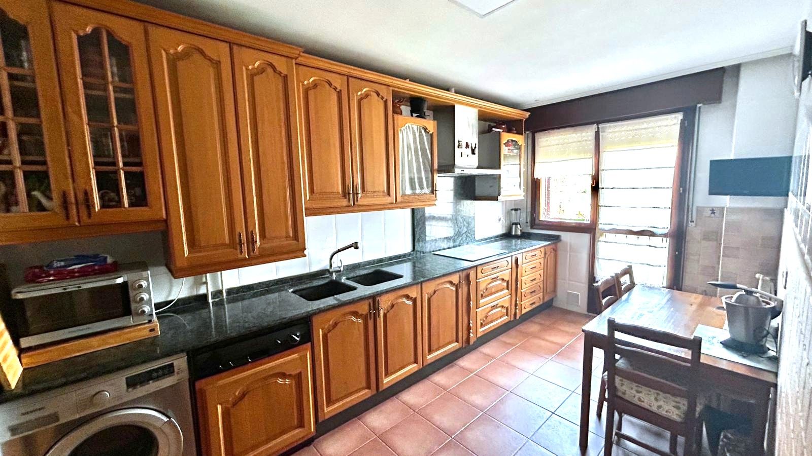 Kitchen of Flat for sale in Castro-Urdiales  with Terrace