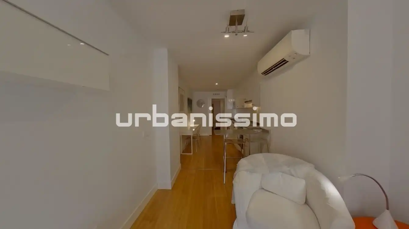 Vista exterior de Apartamento de alquiler en Madrid con Aire acondicionado, Calefacción y Amueblado