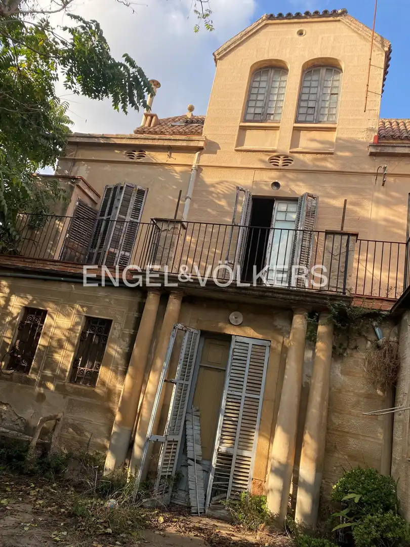 Vista exterior de Casa o xalet en venda en Sabadell amb Calefacció i Jardí privat