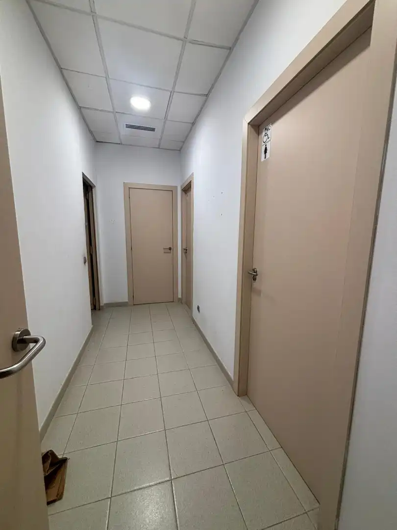 Local de alquiler en Cornellà de Llobregat con Parquet