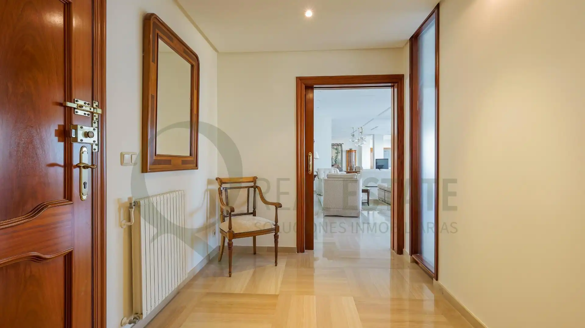 Dachboden zur Miete in Alicante / Alacant mit Klimaanlage, Privatgarten und Terrasse