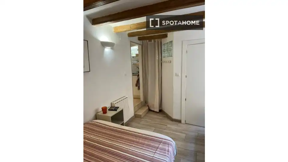 Habitació a Sant Pere, Sta. Caterina i la Ribera