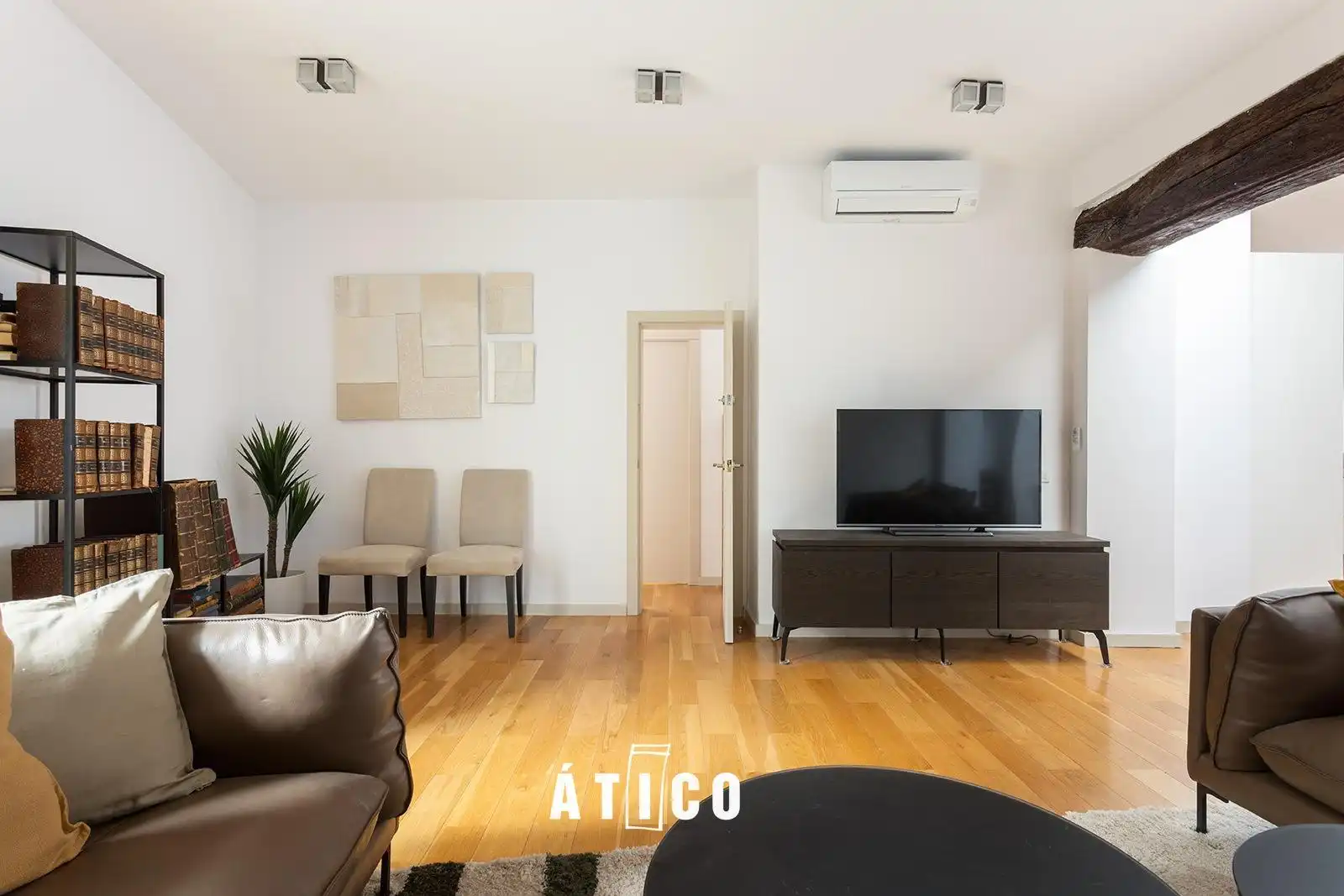 Sala d'estar de Àtic en venda en Barcelona amb Aire condicionat, Calefacció i Parquet