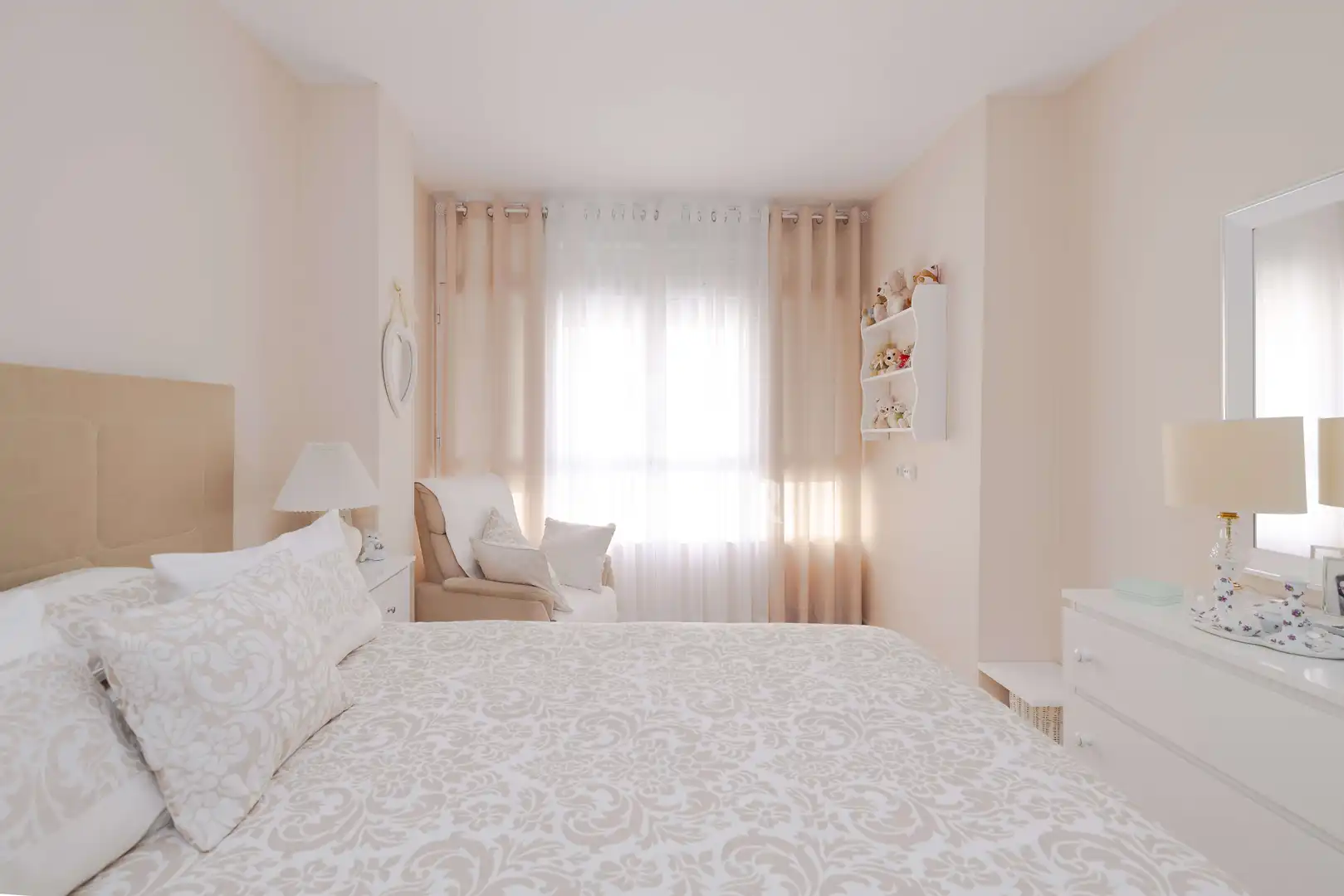 Bedroom of Flat for sale in Estepona  with Balcony