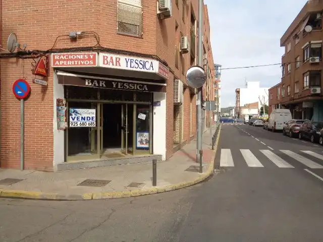 Vista exterior de Local en venda en Talavera de la Reina amb Aire condicionat i Calefacció