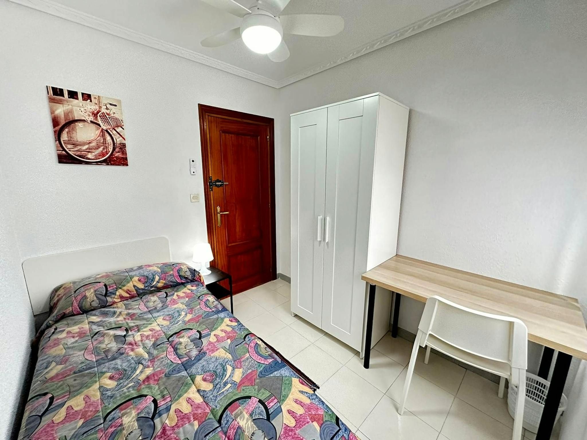 Flat to share in N/A, Santos