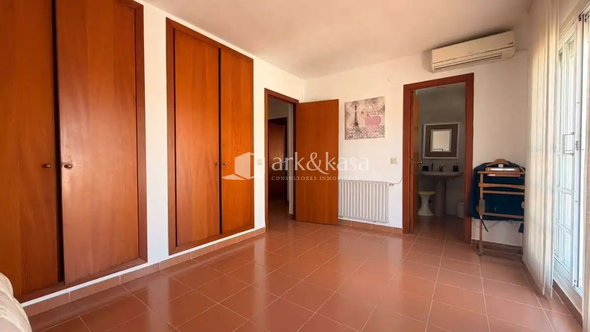 Chalet con piscina en venta en San Antonio de Benagéber, imagen 8
