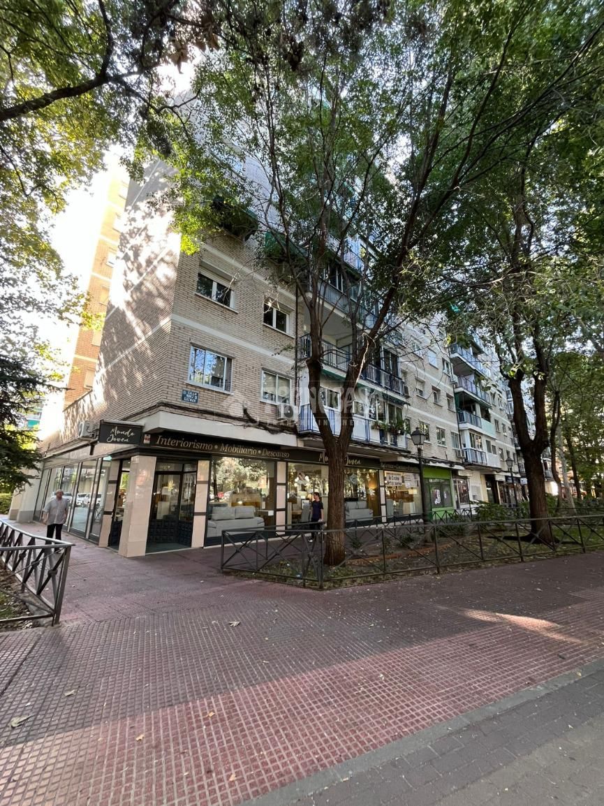 Vista exterior de Pis en venda en Alcalá de Henares amb Calefacció