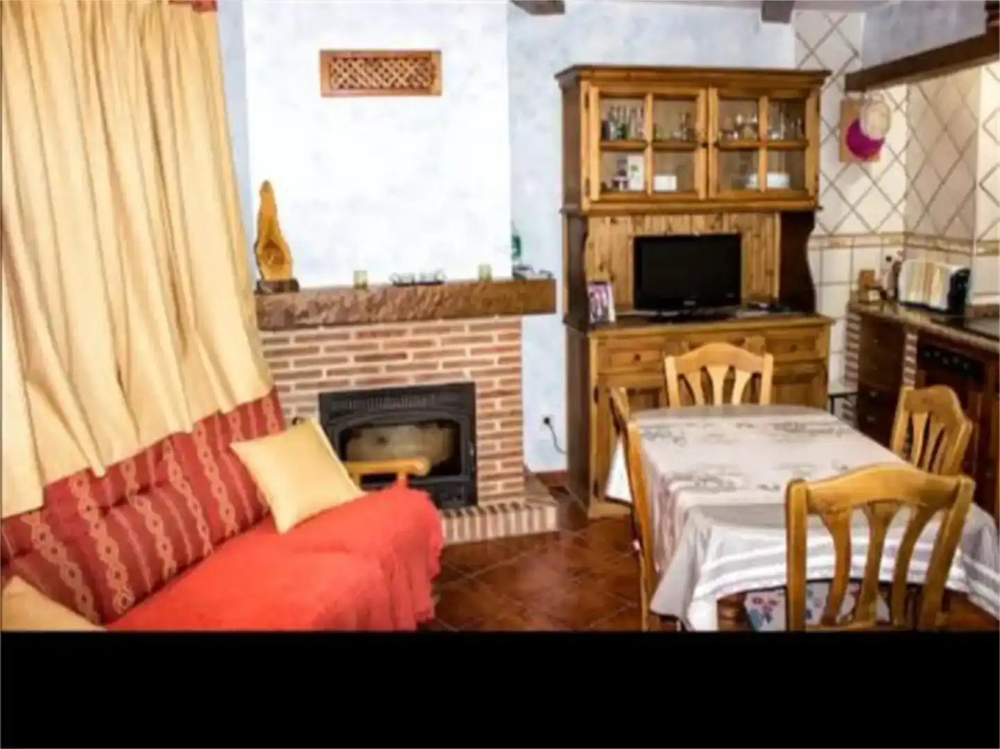 Sala d'estar de Casa o xalet en venda en Guisando amb Traster, Moblat i Balcó