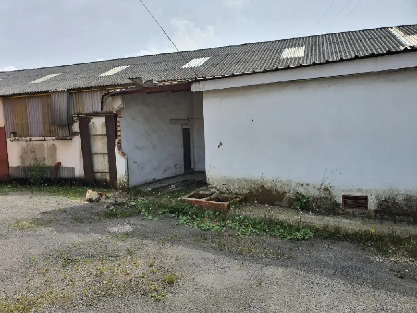 Exterior view of Industrial buildings for sale in Salas