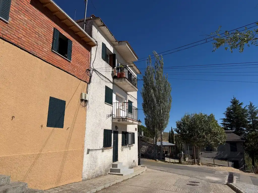Vista exterior de Pis en venda en Santa María de la Alameda, Madrid