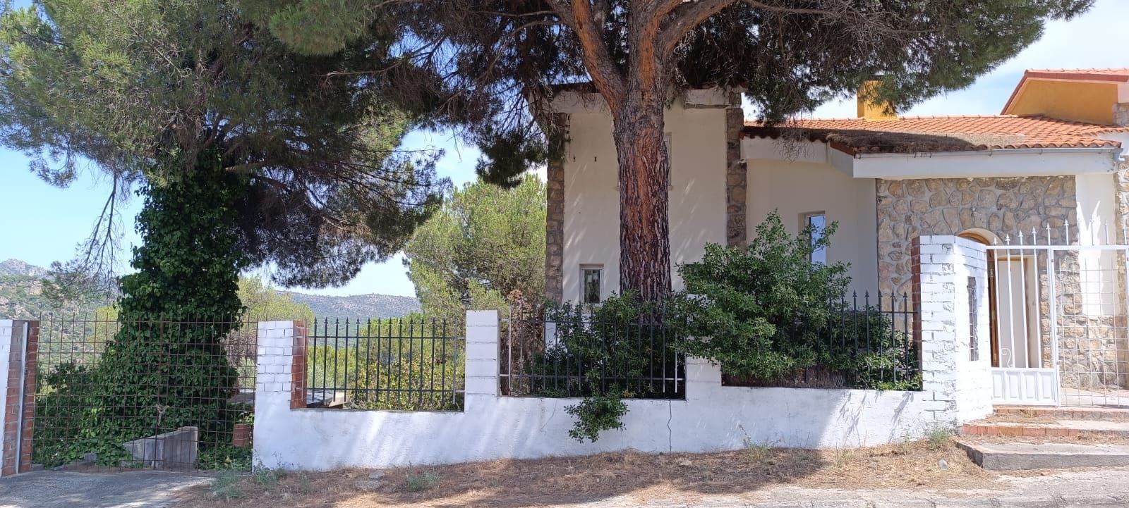 Exterior view of House or chalet for sale in San Martín de Valdeiglesias  with Heating, Private garden and Terrace