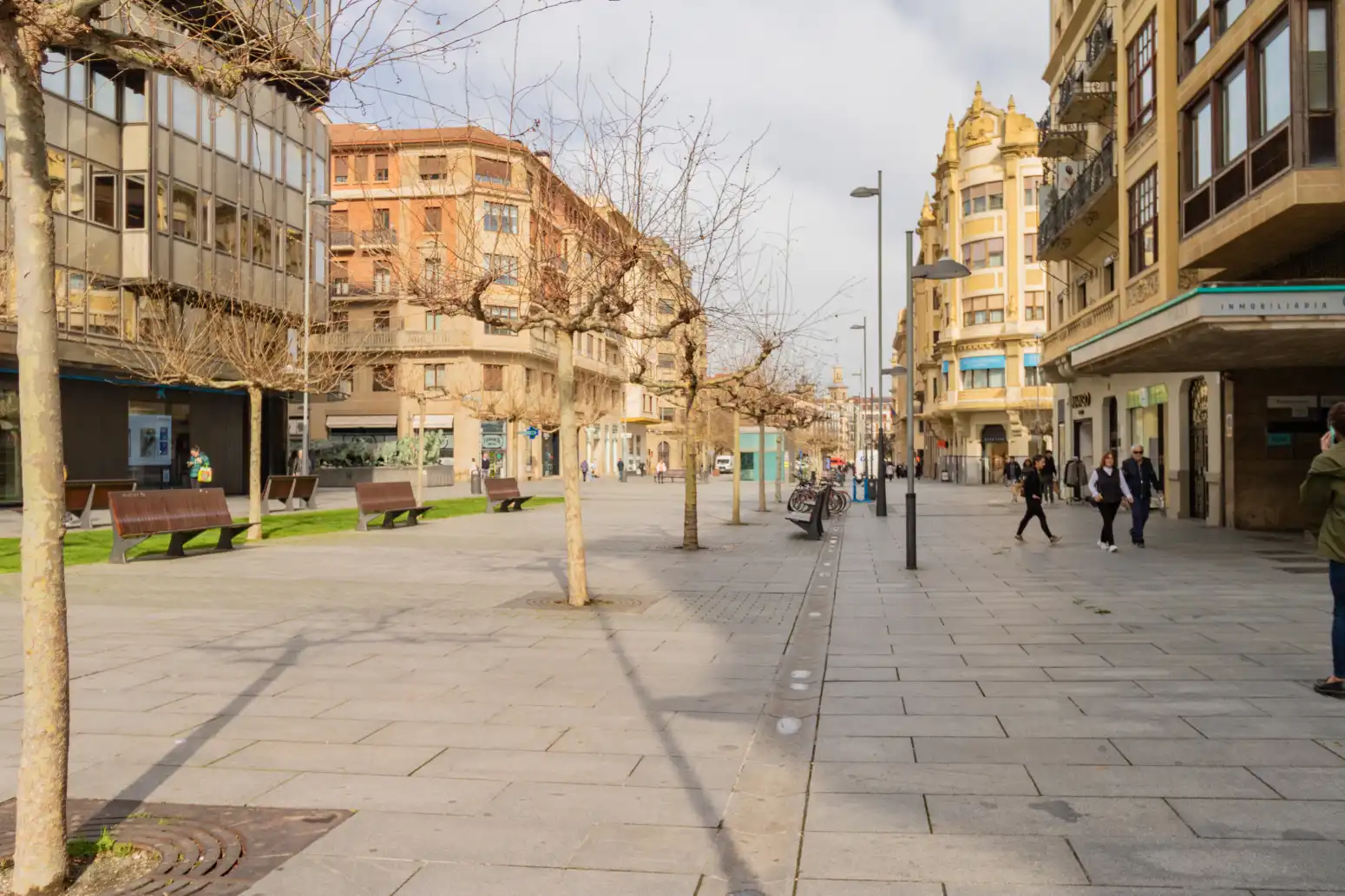 Exterior view of Office for rent in  Pamplona / Iruña