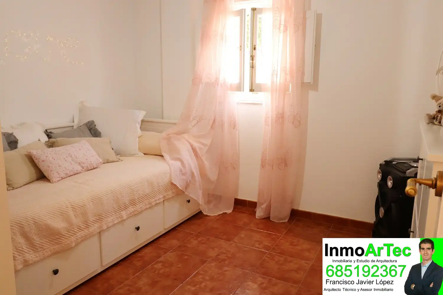 Bedroom of Houses for sale in Fuente Vaqueros  with Swimming Pool and Furnished