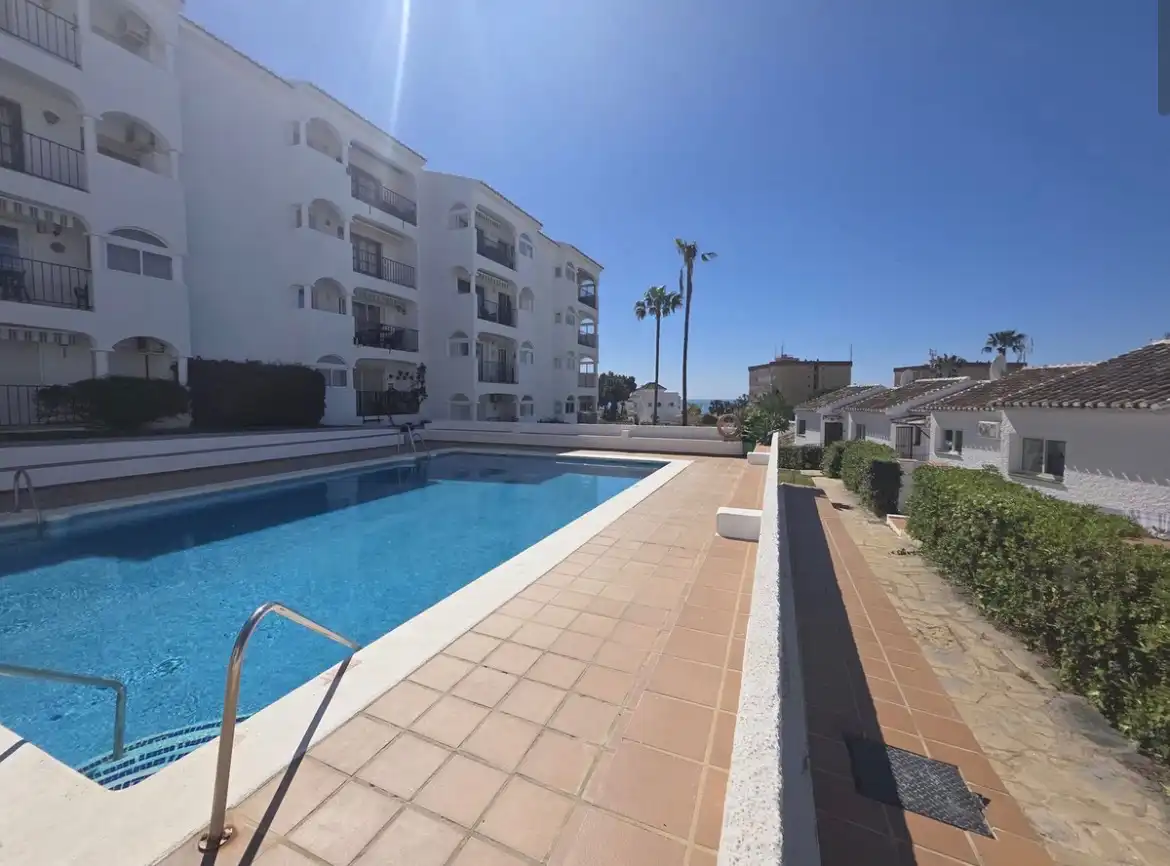 Swimming pool of Flat for sale in Mijas  with Air Conditioner, Private garden and Terrace