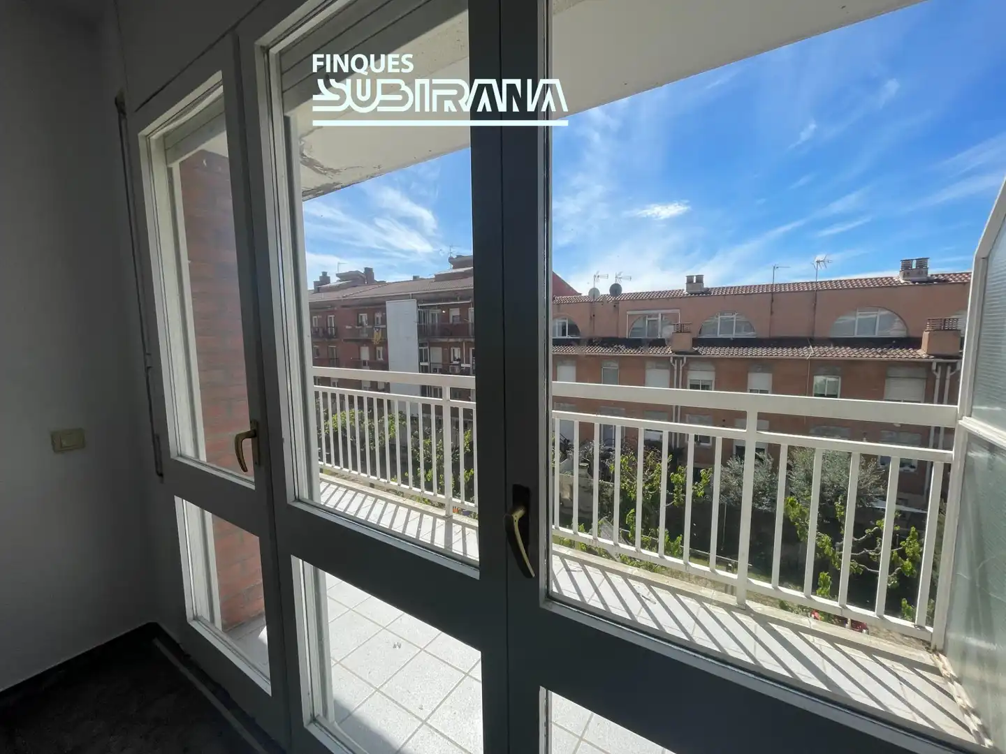 Vista exterior de Piso en venta en Igualada con Balcón