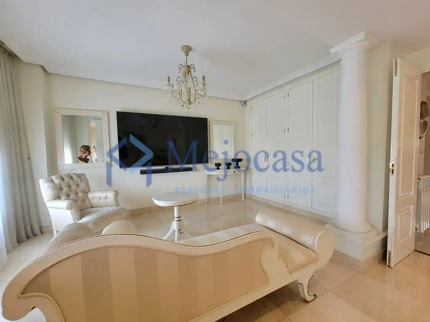Sala d'estar de Casa adosada en venda en Madrid amb Aire condicionat, Calefacció i Jardí privat