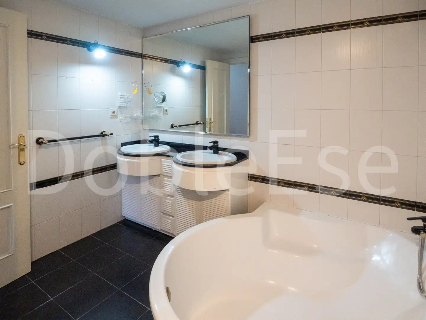 Baño de Ático de alquiler en Gijón  con Calefacción, Jardín privado y Parquet